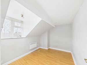 Bedroom- click for photo gallery